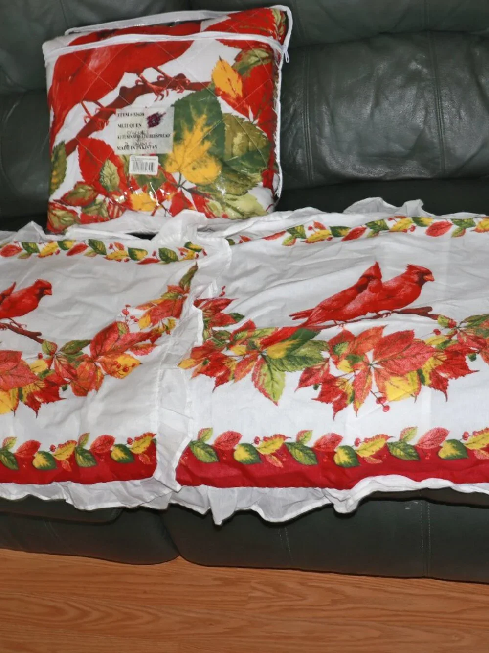 3 Piece Bedspread Autumn Wreath, Red Cardinals Queen Full  Size Comforter Set